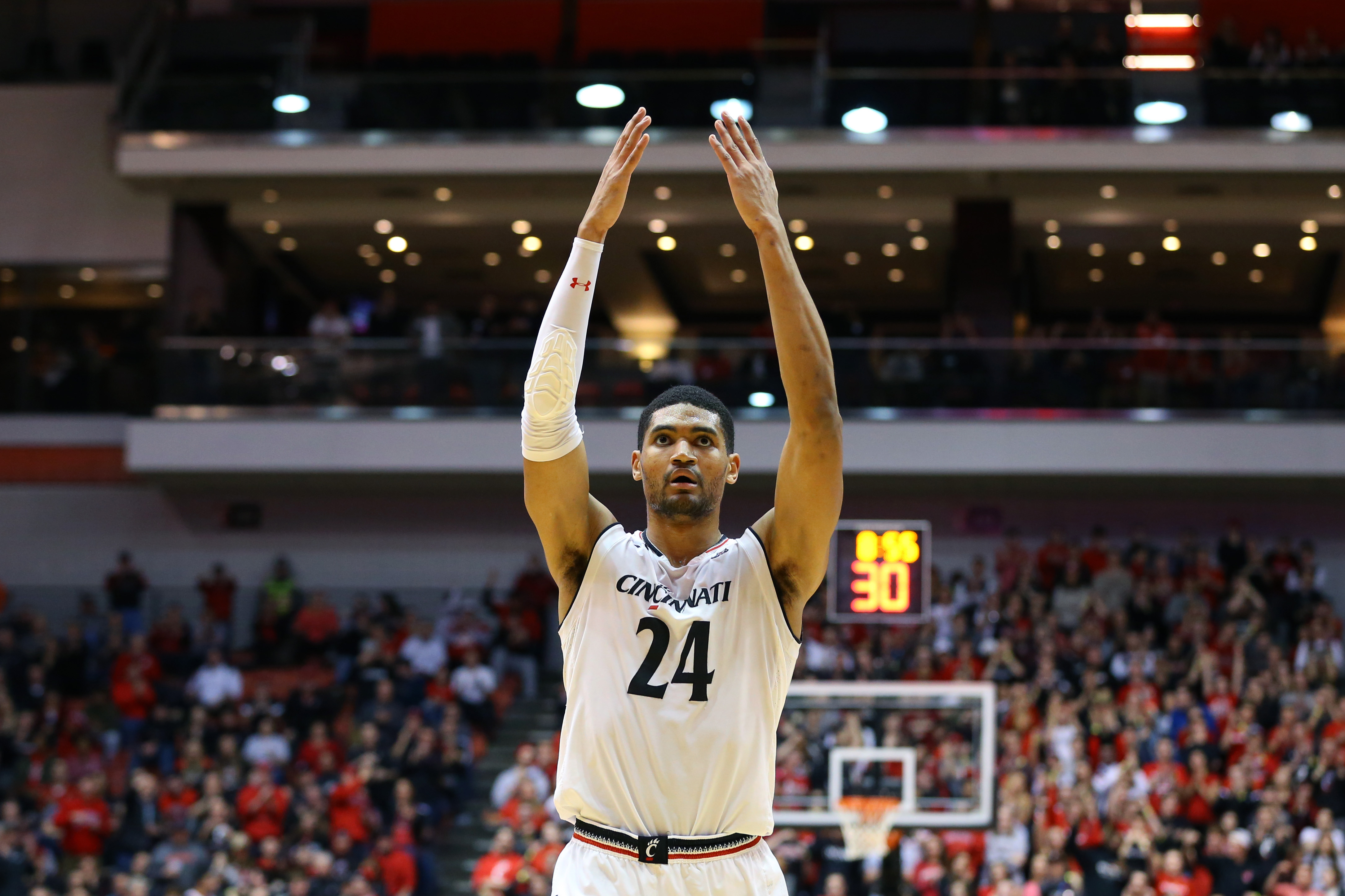 Ricky's Free play on the Cincinnati Bearcats -4.5 (AAC Final)